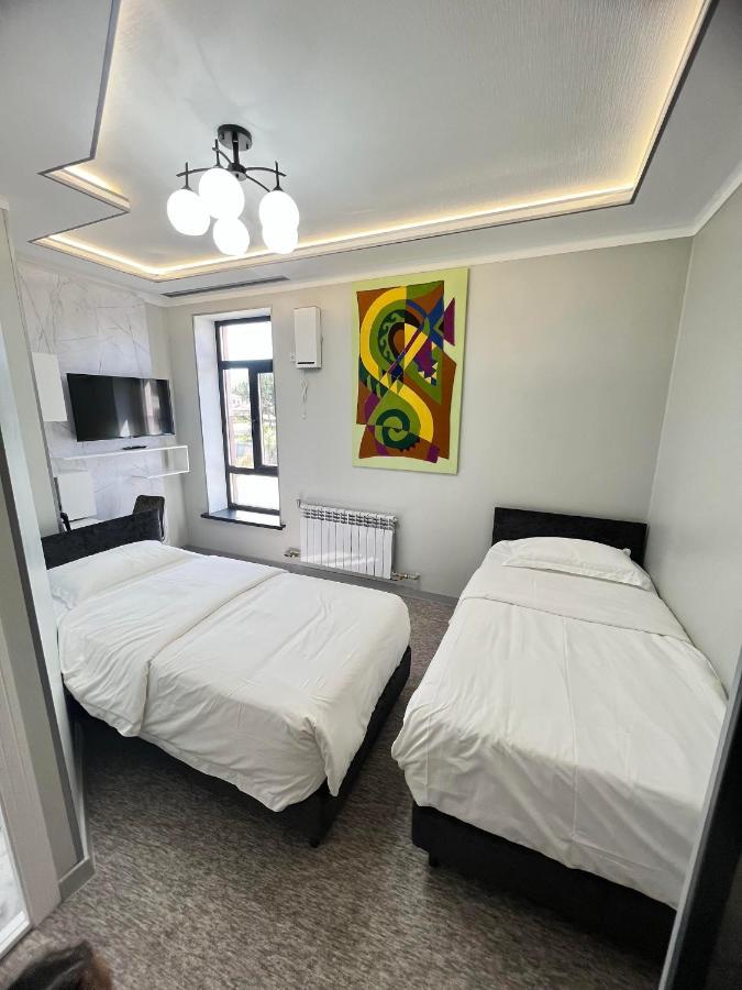 Mongu Hotel Karakol Εξωτερικό φωτογραφία